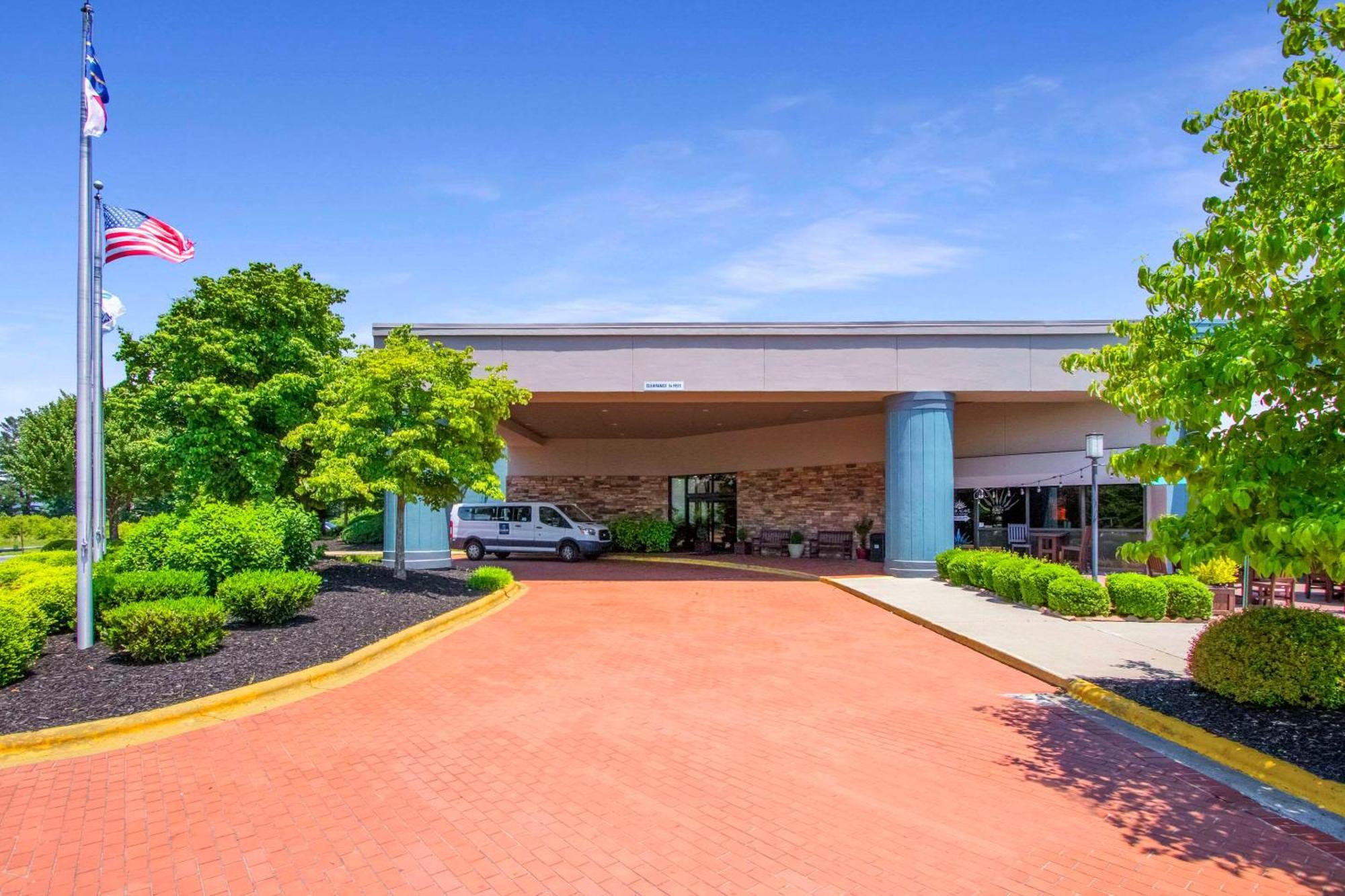 Clarion Inn Asheville Airport Fletcher Exterior foto